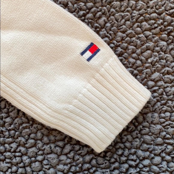 Tommy Hilfiger star sweater - Picture 4 of 5